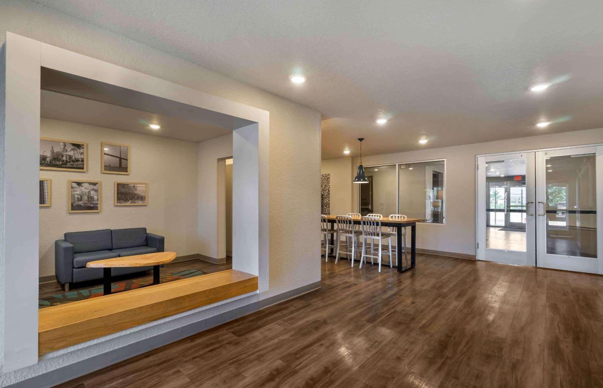 Extended Stay America Select Suites - Tampa - Brandon - East Heartland Exterior foto